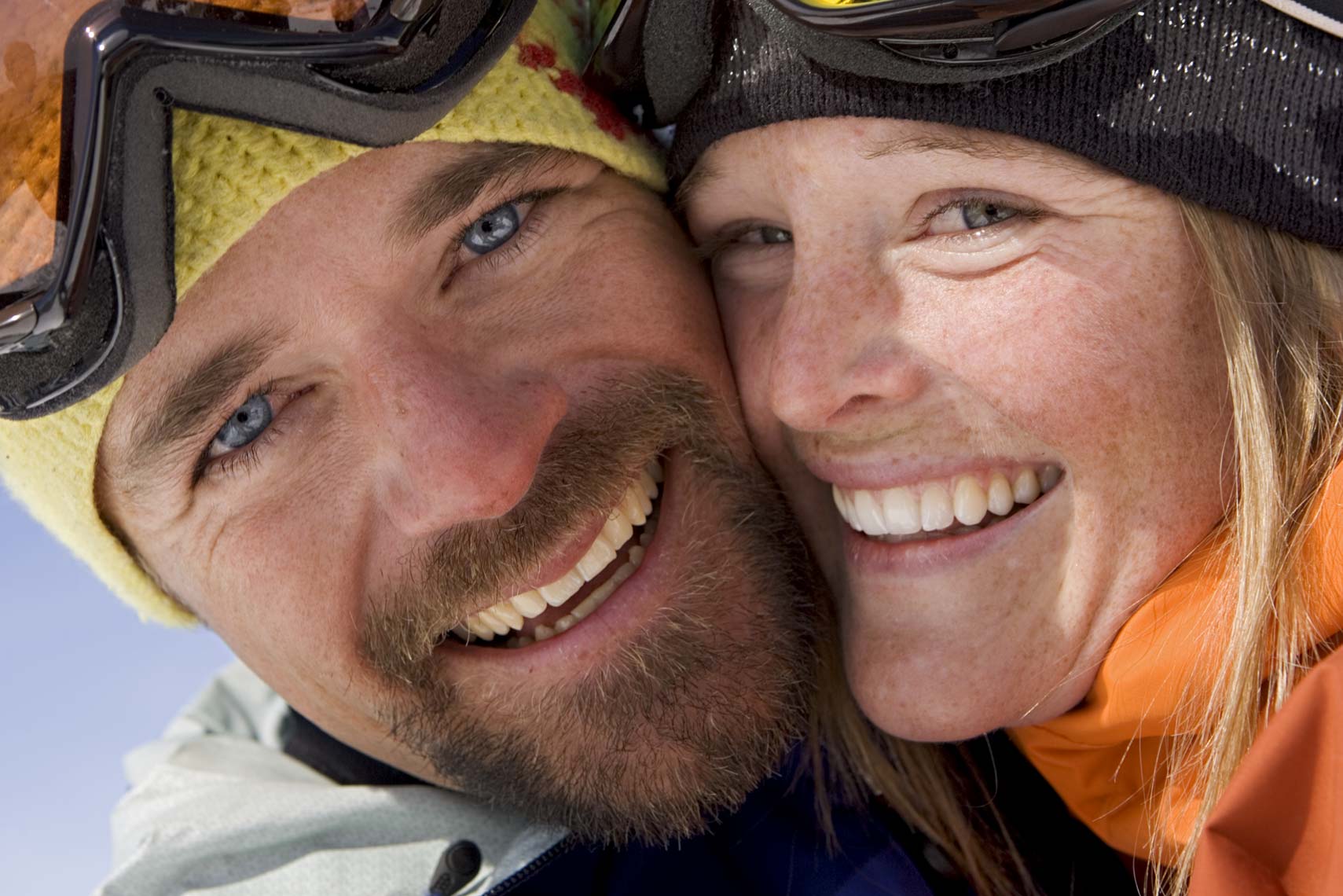 Tomas Zuccareno Photography | Smiling skiing couple